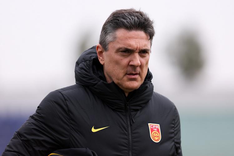 并且此前两 并且此前两